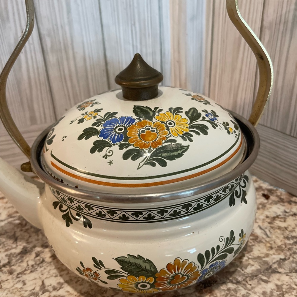 Vintage Asta Floral Enamel Teapot with Wooden Handle - Picture 5 of 8
